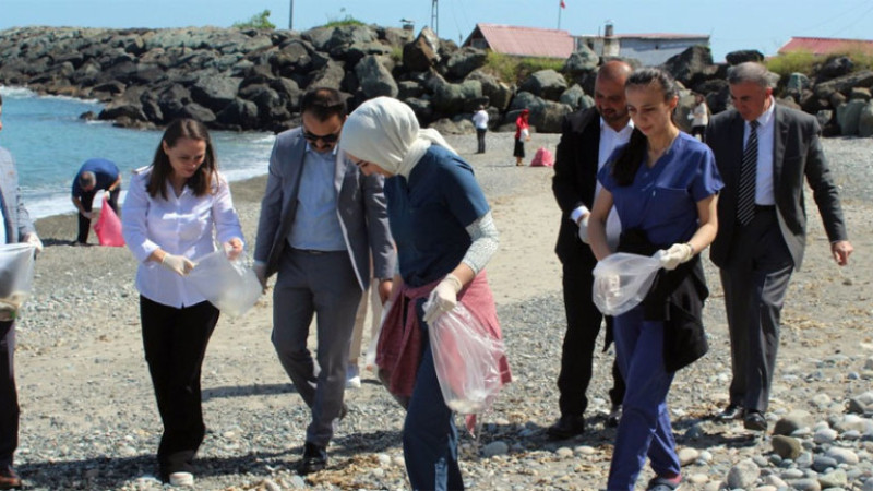  “DünyaTütünsüz Günü” ne dikkat çekmek için amaca yönelik izmarit toplama etkinliği düzenlendi