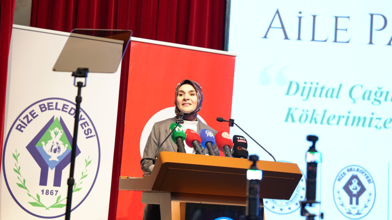 Bakan Göktaş Rize’de “Kökler ve Kanatlar” Paneline Katıldı